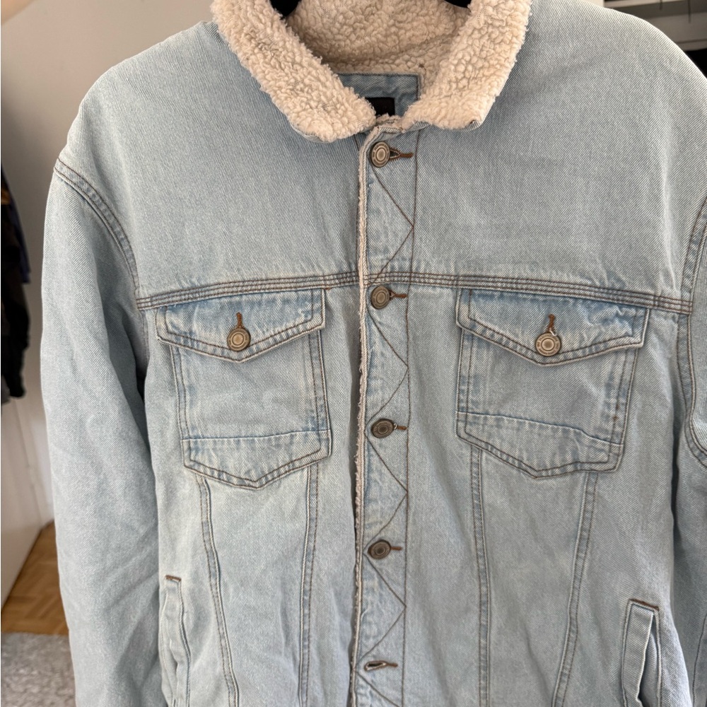 Men's Light Blue Sherpa-Lined Denim Jacket